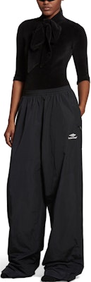 (W) Balenciaga 黑色Logo印花寬鬆彈性休閒長褲. 763437TNQ251000 Shop (W) Balenciaga 黑色Logo印花寬鬆彈性休閒長褲. 763437TNQ251000