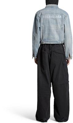 (W) Balenciaga Jaket Denim Biru Single-Breasted Cropped Lengan Panjang. 790869TQW556379 Purchase (W) Balenciaga Jaket Denim Biru Single-Breasted Cropped Lengan Panjang. 790869TQW556379