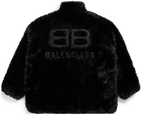 (W) Chaqueta Negra de Piel Sintética con Cuello Alto y Logo Balenciaga. 768980TPQ231000 Lookbook (W) Chaqueta Negra de Piel Sintética con Cuello Alto y Logo Balenciaga. 768980TPQ231000