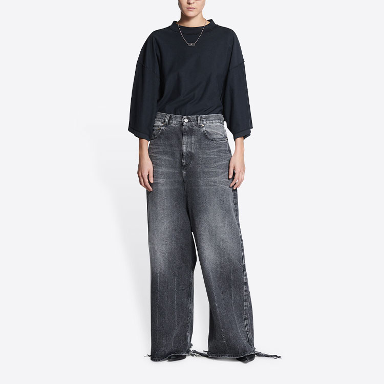 Shop (W) 발렌시아가 로우 크로치 디스트레스드 루즈 진 블랙. 697886TBP471090