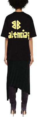 (W) 발렌시아가 오버사이즈 블랙 로고 프린트 티셔츠 원피스. 790651TPO381000 Shop (W) 발렌시아가 오버사이즈 블랙 로고 프린트 티셔츠 원피스. 790651TPO381000