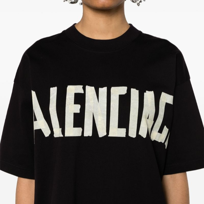 Details for (W) 발렌시아가 오버사이즈 블랙 로고 프린트 티셔츠 원피스. 790651TPO381000