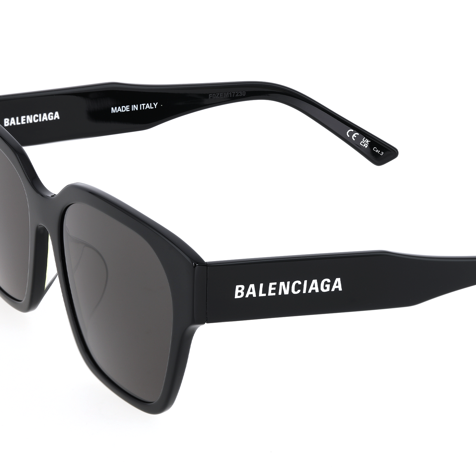 Sizing (W) Kacamata Balenciaga Square - Gaya Minimalis Kacamata Desainer. BB0215SA-001