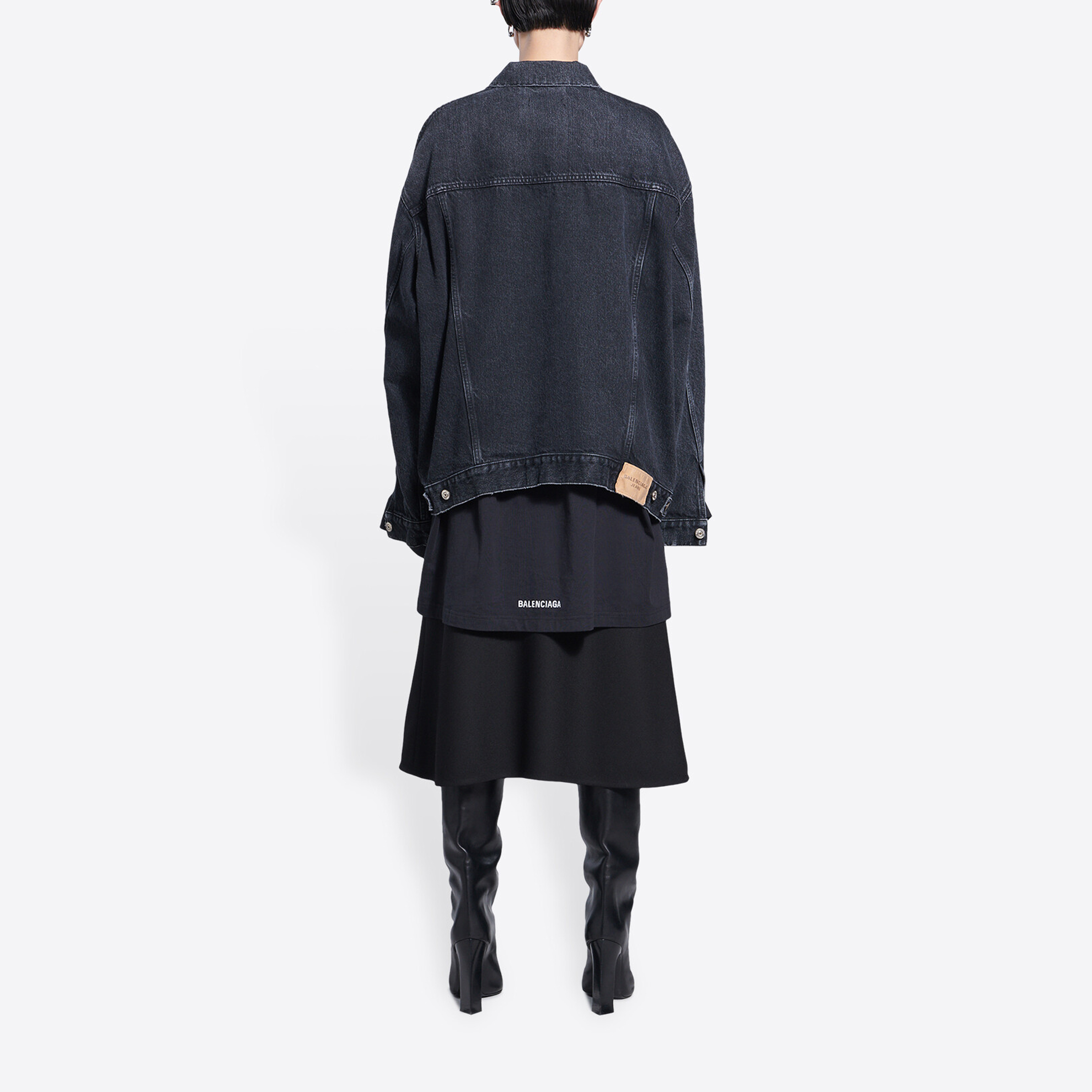 Purchase (W) Balenciaga Jaket Denim Hitam Cetakan Huruf SS22 Berkerah Single-Breasted. 681804TBP470105