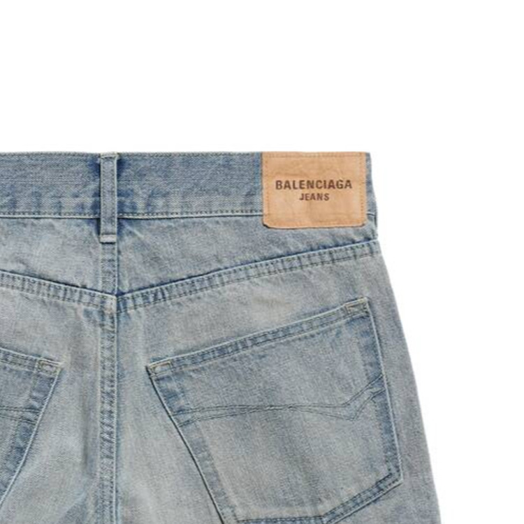 Shop (W) 발렌시아가 워시드 디스트레스드 데님 반바지 라이트 블루 SS24 컬렉션. 790456TQW556379