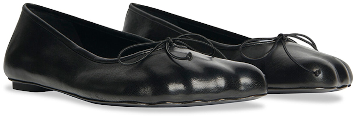 (W) 巴黎世家解剖芭蕾舞鞋‘黑色亮面柔软羊皮’ 714260WBCW01000 Lookbook (W) 巴黎世家解剖芭蕾舞鞋‘黑色亮面柔软羊皮’ 714260WBCW01000