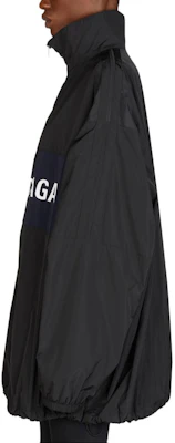 (W) Balenciaga Jaket Hitam Letter Print Colorblock Zip-Up 725302TP0061000 Shop (W) Balenciaga Jaket Hitam Letter Print Colorblock Zip-Up 725302TP0061000