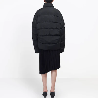 (W) Balenciaga 黑色立領羽絨外套 601763TYD361000 Purchase (W) Balenciaga 黑色立領羽絨外套 601763TYD361000