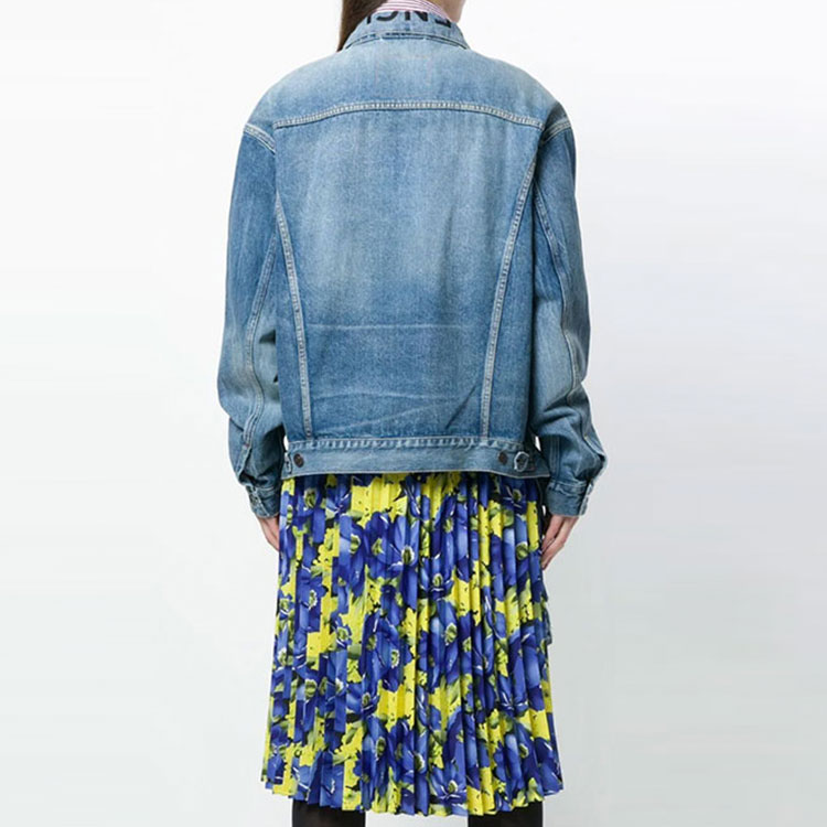 Shop (W) Balenciaga Jaket Denim Biru dengan Kolar Turn-Down dan Butang Tunggal. 556728TDW144065