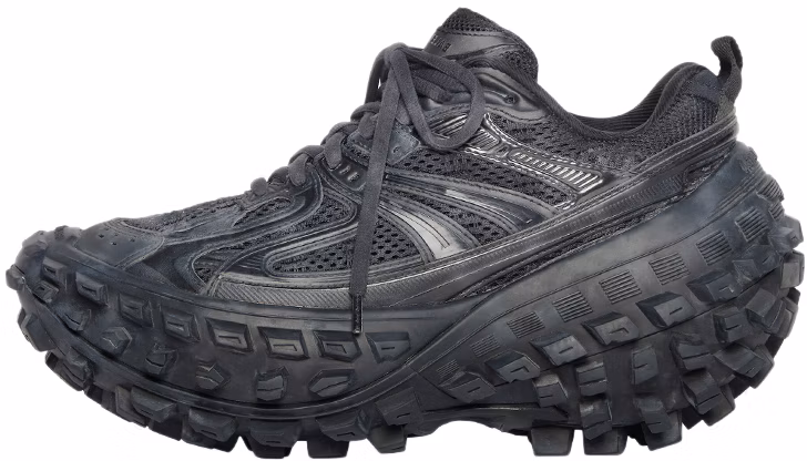 women-balenciaga-bouncer-sneaker-worn-out-black-685611-w2-ra-61000