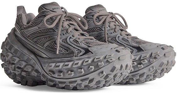 (W) バレンシアガ Defender グレー スニーカー 685611-W2RAA-2000 Lookbook (W) バレンシアガ Defender グレー スニーカー 685611-W2RAA-2000