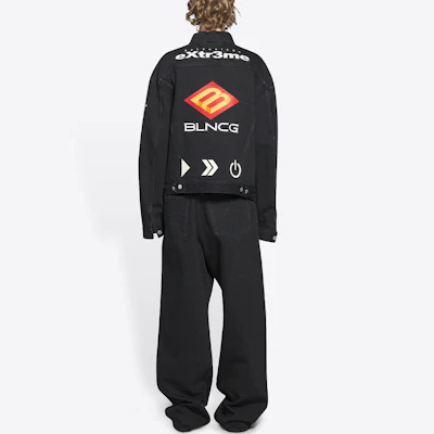 (W) Balenciaga FW21 刺繡牛仔外套 黑色 女款附雕刻鈕扣 664810TBP471055 Purchase (W) Balenciaga FW21 刺繡牛仔外套 黑色 女款附雕刻鈕扣 664810TBP471055