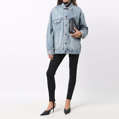 (W) Balenciaga FW21 Jaket Denim Biru Pudar 671889TAP045620 Lookbook (W) Balenciaga FW21 Jaket Denim Biru Pudar 671889TAP045620