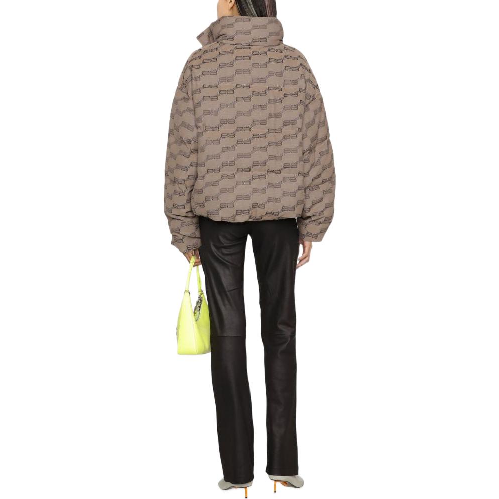 Shop (W) Balenciaga FW22 Jaket Zip-Up Logo Beige dengan Warna Kontras. 681883TML339378