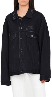 (W) Balenciaga FW22 Jaket Denim Hitam dengan Patch Logo Sulam. 704298TBP470102 Shop (W) Balenciaga FW22 Jaket Denim Hitam dengan Patch Logo Sulam. 704298TBP470102