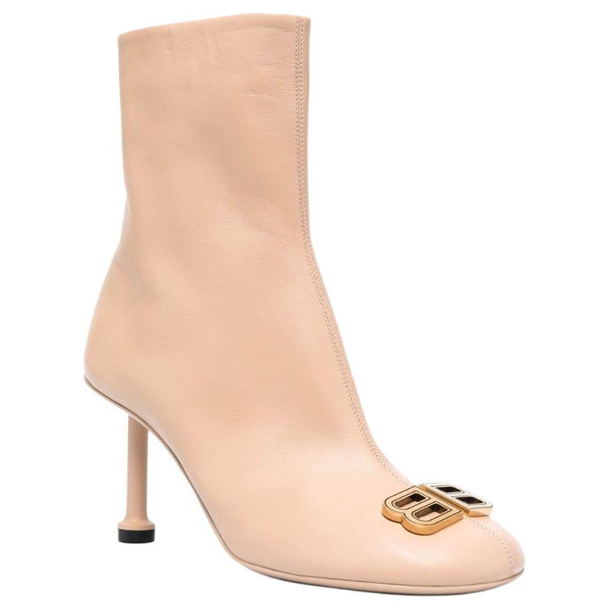 Lookbook (Women) Balenciaga Groupie Zip Bootie 'Light Beige' 722311WBCW19009