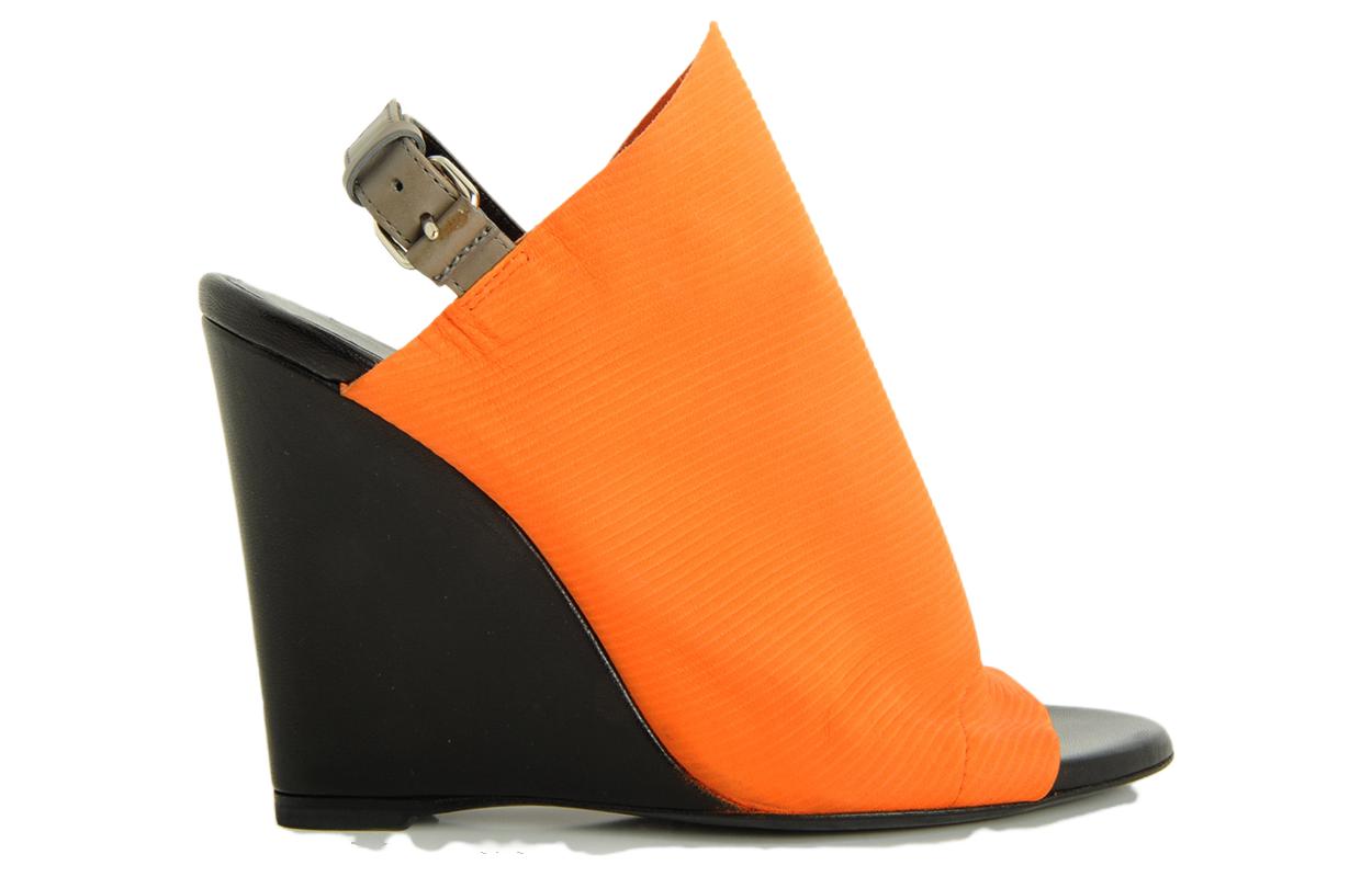 Lookbook (W) 巴黎世家橙色皮革露趾扣带凉鞋 299987WAN416423