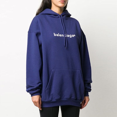 (W) Balenciaga Letter Logo Baju Sejuk Kasual Biru Navy 578135TIV551195 Lookbook (W) Balenciaga Letter Logo Baju Sejuk Kasual Biru Navy 578135TIV551195