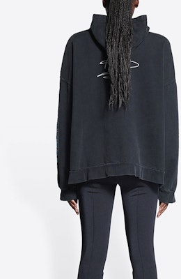 (W) Balenciaga Music Aya Nakamura Hoodie Wanita Oversaiz Grafik Hitam 675003TMV851055 Details for (W) Balenciaga Music Aya Nakamura Hoodie Wanita Oversaiz Grafik Hitam 675003TMV851055