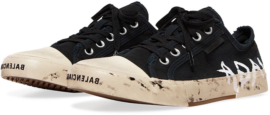 (W) Balenciaga Paris Low Top Graffiti Sneakers 'Hitam Putih Kapas Rosak' 688757W3RR51099 Lookbook (W) Balenciaga Paris Low Top Graffiti Sneakers 'Hitam Putih Kapas Rosak' 688757W3RR51099