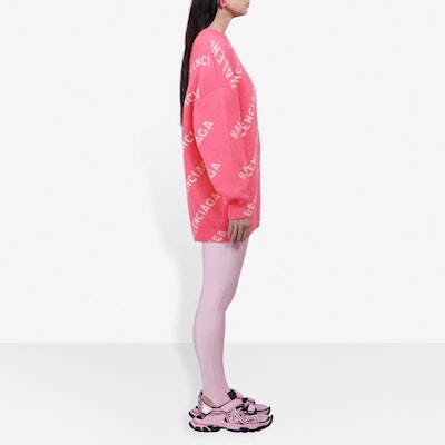 (W) 巴黎世家粉色滿版Logo圓領毛衣 620983T15675621 Details for (W) 巴黎世家粉色滿版Logo圓領毛衣 620983T15675621