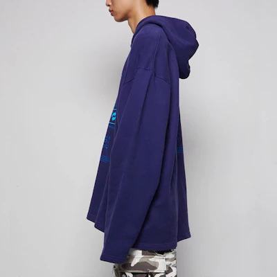 (W) 巴黎世家紫色连帽衫字母徽标印花. 661711TKVF93866 Details for (W) 巴黎世家紫色连帽衫字母徽标印花. 661711TKVF93866