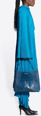 (W) 발렌시아가 레드 카펫 SS22 블루 주름 롱슬리브 미디 드레스. 698665TGO084477 Details for (W) 발렌시아가 레드 카펫 SS22 블루 주름 롱슬리브 미디 드레스. 698665TGO084477