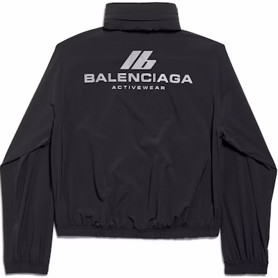 (W) Balenciaga Jaket Wanita Hitam Reflective Logo High-Neck dengan Hood Lepas Pasang 794787TQO351000 Lookbook (W) Balenciaga Jaket Wanita Hitam Reflective Logo High-Neck dengan Hood Lepas Pasang 794787TQO351000