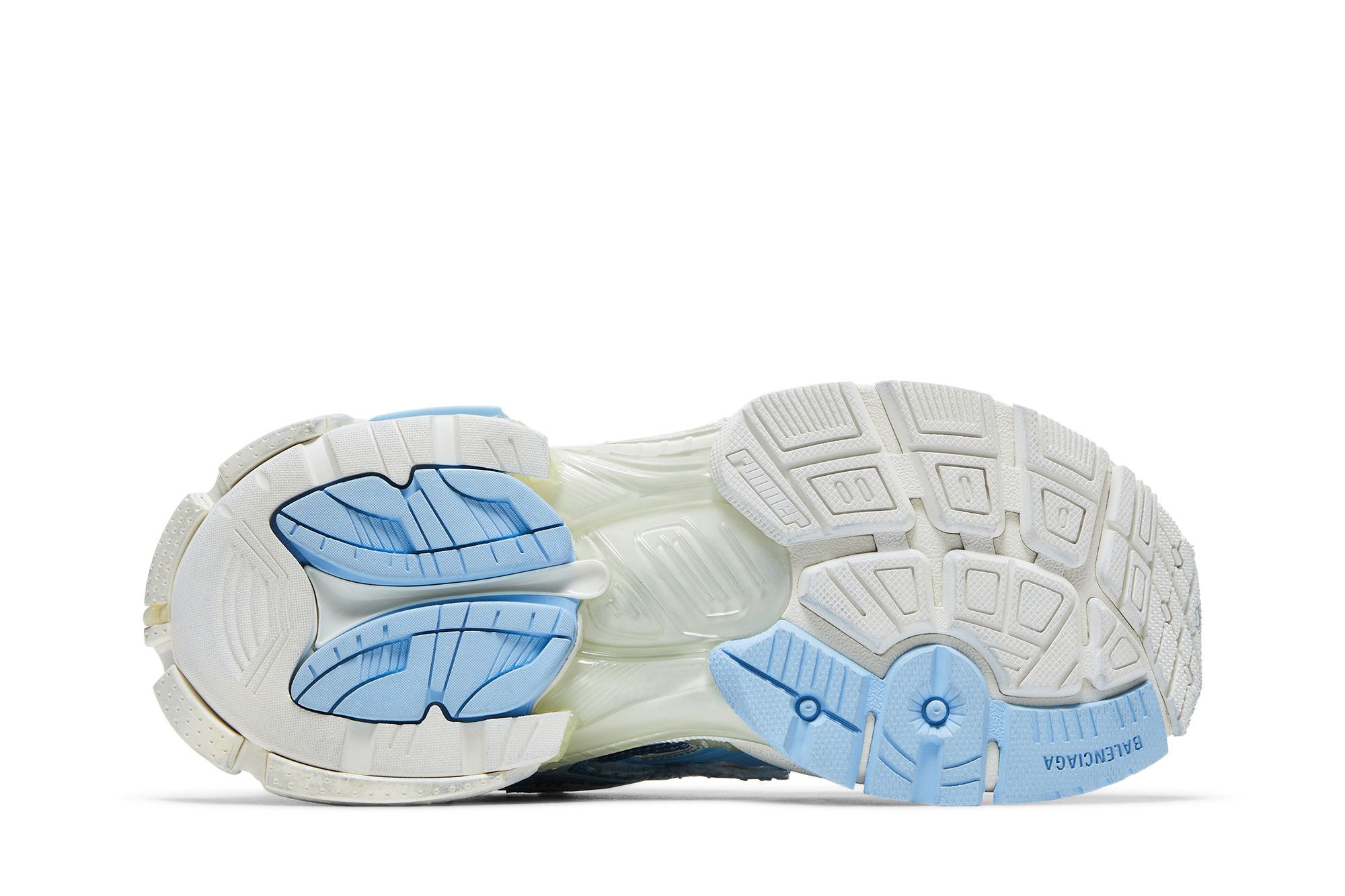 Shop Balenciaga巴黎世家 Runner 網布 低筒 運動休閒鞋 女款 白藍 做舊版