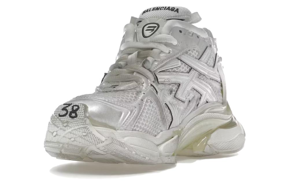Lookbook (W) バレンシアガ ランナー スニーカー 「使い古し風ホワイト」 677402-W3RB1-9000