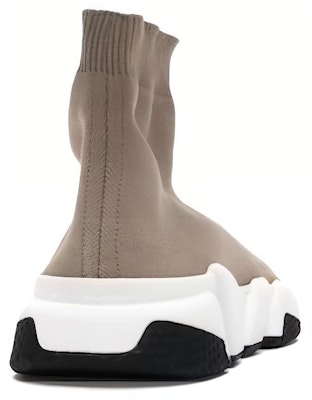 (W) Balenciaga Speed Trainer 'Beige Kekuningan' 525712W05G09710 Lookbook (W) Balenciaga Speed Trainer 'Beige Kekuningan' 525712W05G09710