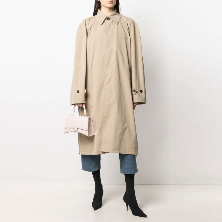 Lookbook (W) Balenciaga SS21 Mantel Trench Wanita Khaki. 646775TJP019501