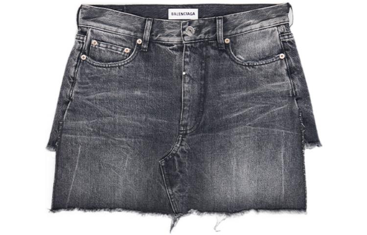 (Women) Balenciaga SS22  Grey Slim-Fit Casual Shorts with Back Pocket. 697851TBP471090