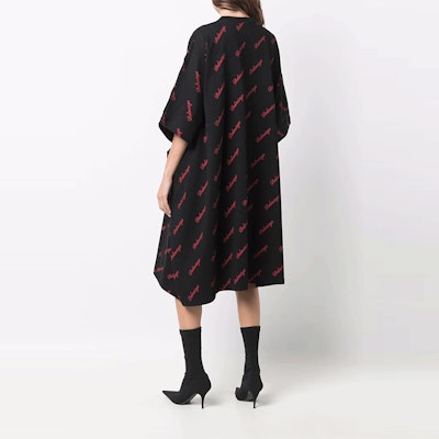 (W) 巴黎世家 SS22 标志印花黑色T恤连衣裙. 646221TJVJ51076 Shop (W) 巴黎世家 SS22 标志印花黑色T恤连衣裙. 646221TJVJ51076