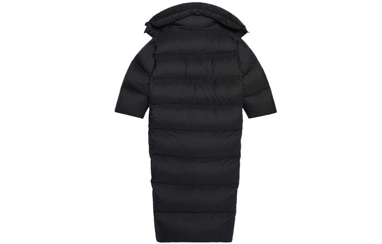 Lookbook (W) 巴黎世家 SS22 黑色长款尼龙羽绒大衣配加长领设计 681493TJO031000