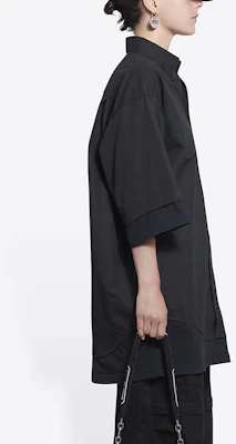 (W) Balenciaga SS22 Kemeja Oversize Hitam dengan Logo BB. 690395TYB181000 Sizing (W) Balenciaga SS22 Kemeja Oversize Hitam dengan Logo BB. 690395TYB181000