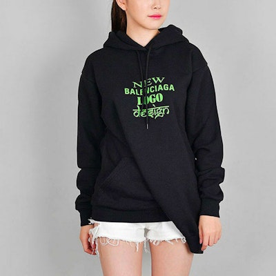(Women) Balenciaga SS22 Letter Print Black Hoodie Long Sleeve for Women. 518236TYK471000 Purchase (Women) Balenciaga SS22 Letter Print Black Hoodie Long Sleeve for Women. 518236TYK471000