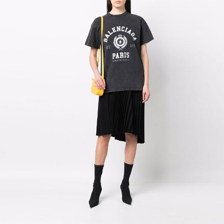 (Women) Balenciaga SS22 Vintage Distressed 1917 Logo Wheat Print Black  T-Shirt 612965TMV981000 圖 4