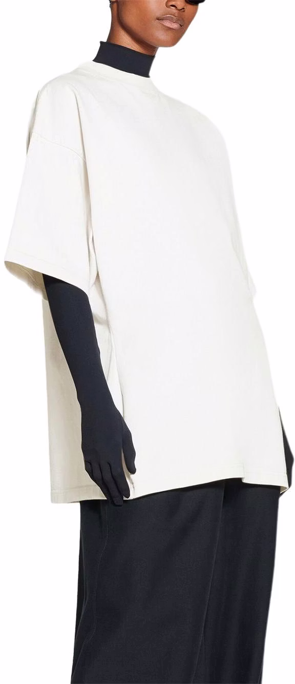 women-balenciaga-ss-23-oversized-white-logo-embroidered-t-shirt-724524-tnvm-79121