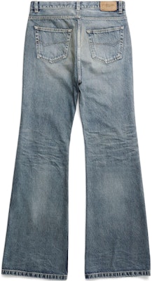 (W) 巴黎世家SS23中腰水洗喇叭牛仔裤 女士常规版型蓝色裤。 697829TNW014012 Lookbook (W) 巴黎世家SS23中腰水洗喇叭牛仔裤 女士常规版型蓝色裤。 697829TNW014012