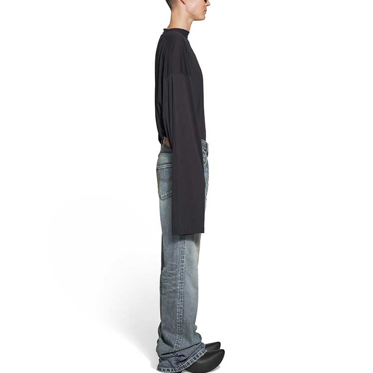 Sizing (W) 巴黎世家SS23中腰水洗喇叭牛仔裤 女士常规版型蓝色裤。 697829TNW014012