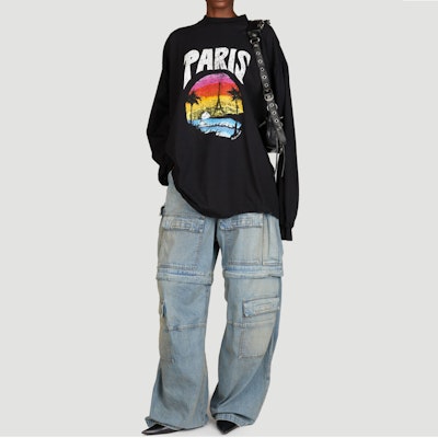 (W) バレンシアガ SS24 ブラック シーニック レター オーバーサイズ 長袖 Tシャツ 772208TPVL91070 Lookbook (W) バレンシアガ SS24 ブラック シーニック レター オーバーサイズ 長袖 Tシャツ 772208TPVL91070