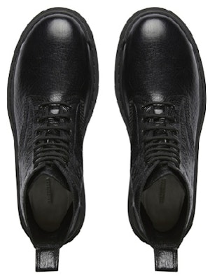 (W) Balenciaga Strike Sepatu Boot Tali 'Kulit Domba Hitam' 590974WAD401000 Lookbook (W) Balenciaga Strike Sepatu Boot Tali 'Kulit Domba Hitam' 590974WAD401000