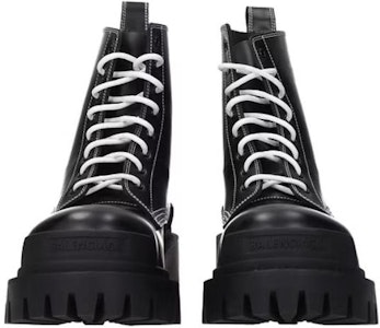 (W) 巴黎世家黑色系带Strike靴 590974WA9641070 Shop (W) 巴黎世家黑色系带Strike靴 590974WA9641070