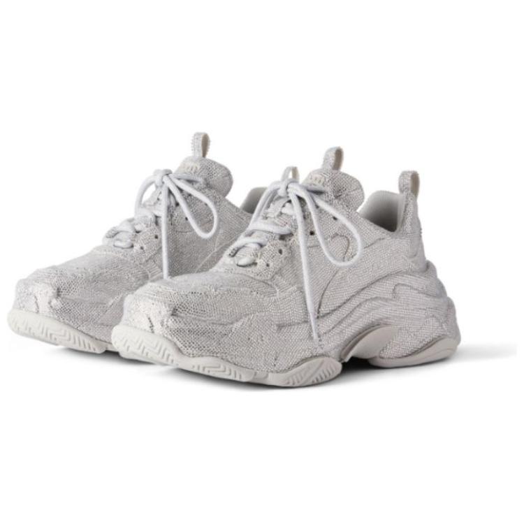 Lookbook 巴黎世家 Balenciaga Triple S 圓頭綁帶 低幫 休閒鞋 女款 淺灰色