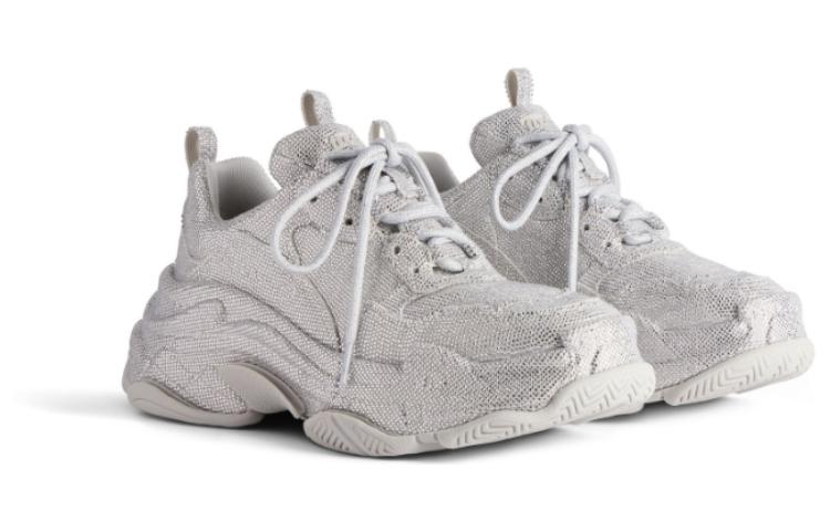 Shop 巴黎世家 Balenciaga Triple S 圓頭綁帶 低幫 休閒鞋 女款 淺灰色