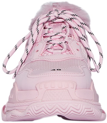 (W) Balenciaga Triple S Sepatu 'Bulu Palsu - Pink' 668562W3CQ55000 Lookbook (W) Balenciaga Triple S Sepatu 'Bulu Palsu - Pink' 668562W3CQ55000