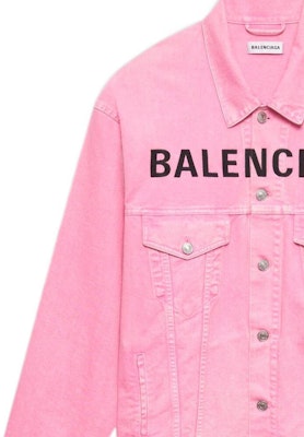 (W) Balenciaga Jaket Denim Pink Valentine''s dengan Cetakan Logo Depan. 594386TEW378000 Sizing (W) Balenciaga Jaket Denim Pink Valentine''s dengan Cetakan Logo Depan. 594386TEW378000