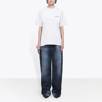 (Women) Balenciaga Vintage Logo Print Oversized Women’s White T-Shirt 612965TIVG59040 Shop (Women) Balenciaga Vintage Logo Print Oversized Women’s White T-Shirt 612965TIVG59040