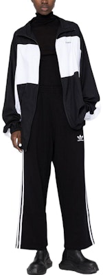 (W) Balenciaga x adidas SS23 黑色運動標誌條紋針織長褲。 723817TNVN28482 Lookbook (W) Balenciaga x adidas SS23 黑色運動標誌條紋針織長褲。 723817TNVN28482